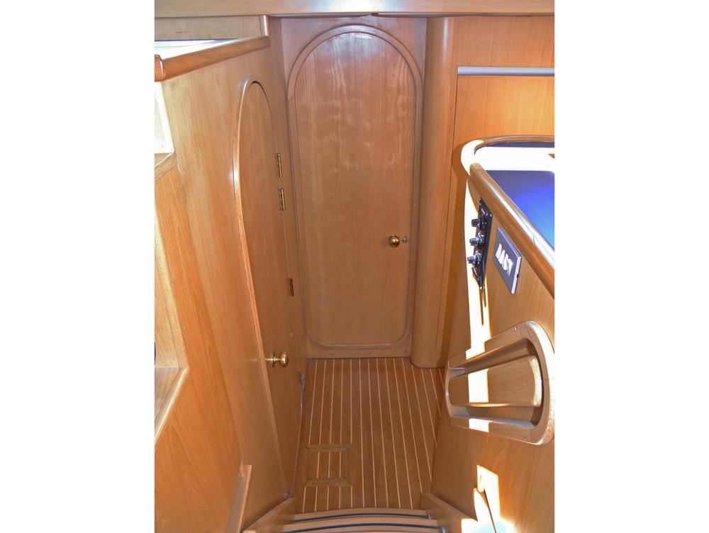 Fore ship, Accommodation